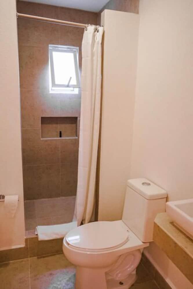 Opportunity Leon Hotel Bagian luar foto