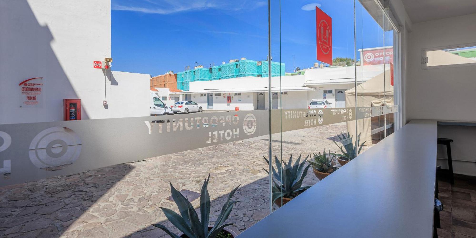 Opportunity Leon Hotel Bagian luar foto