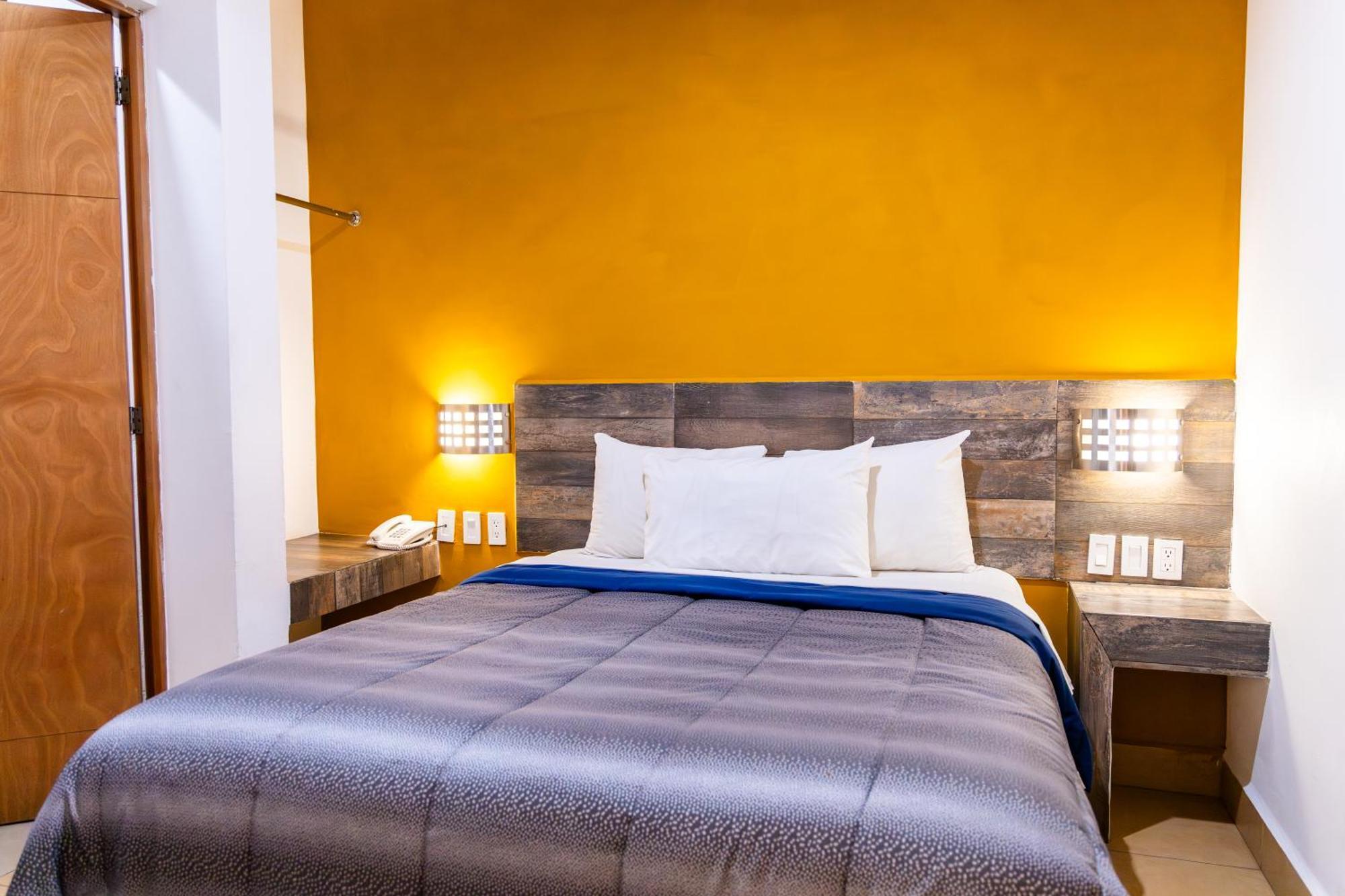 Opportunity Leon Hotel Bagian luar foto